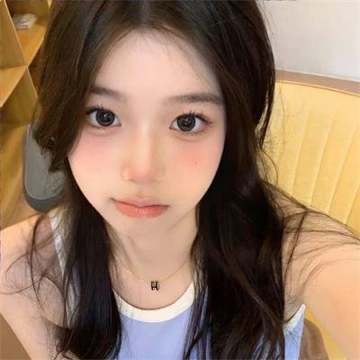 踉跄女孩
